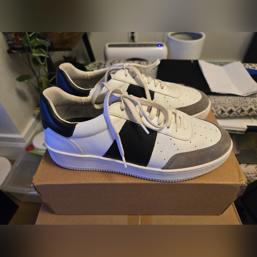 Sandro White and Gray Sneaker - Picture 2 of 6